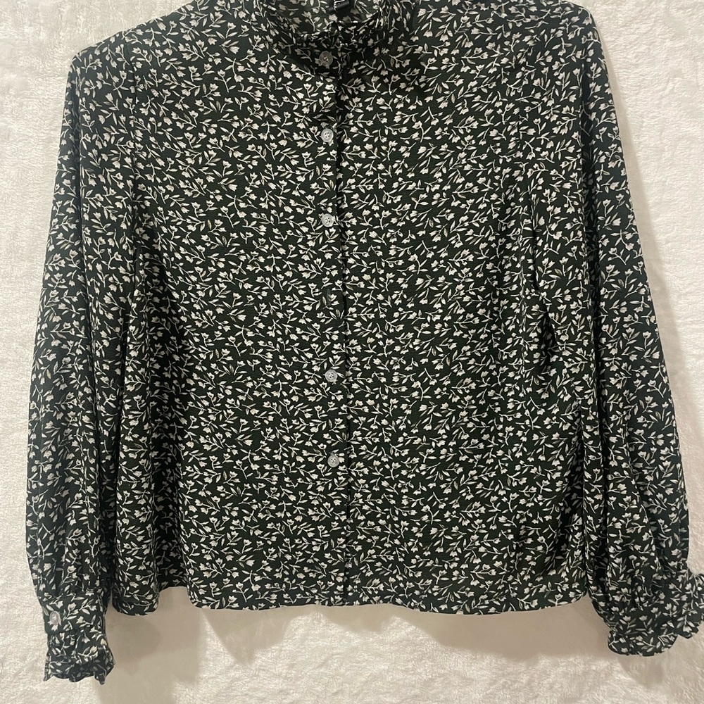 Black and White Puff Sleeve Button Down Blouse (1)